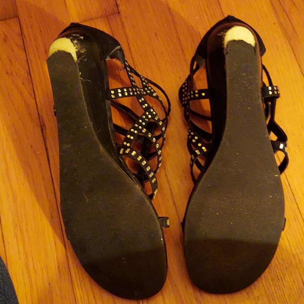 Heels - Picture 3 of 3